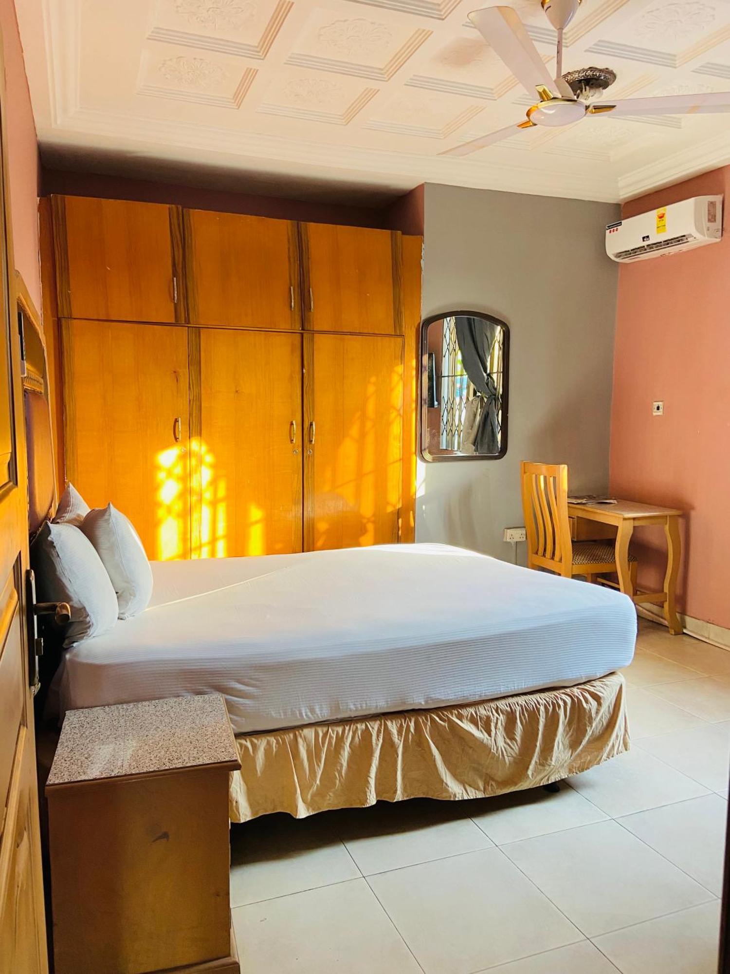 Heavens Gate Hotel Accra Luaran gambar